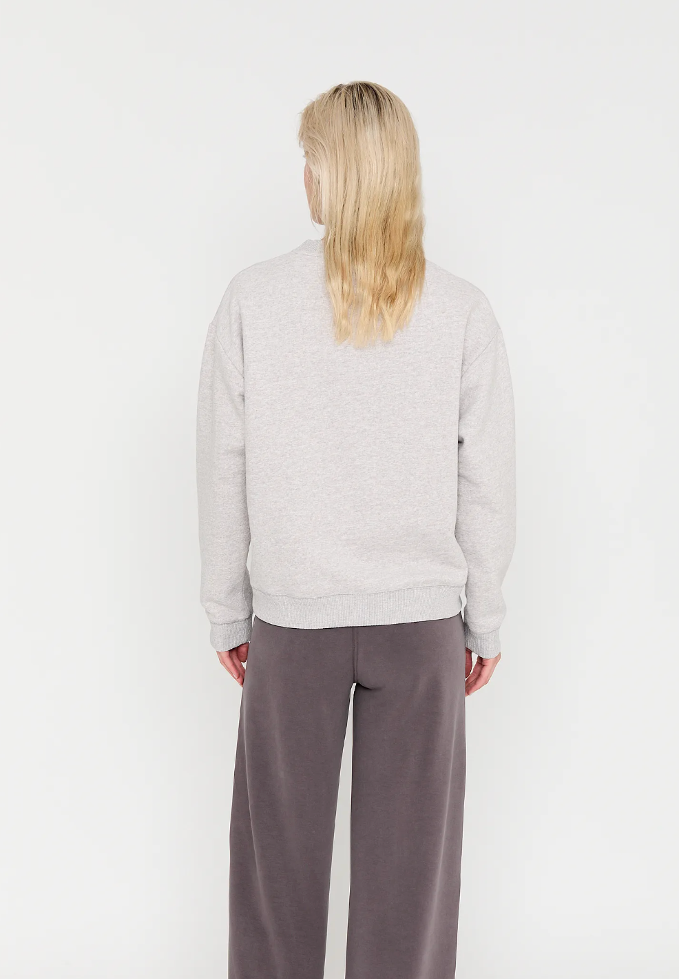 MSCW Collection Sweater Logo in den Farben Beige und Taupe 2025