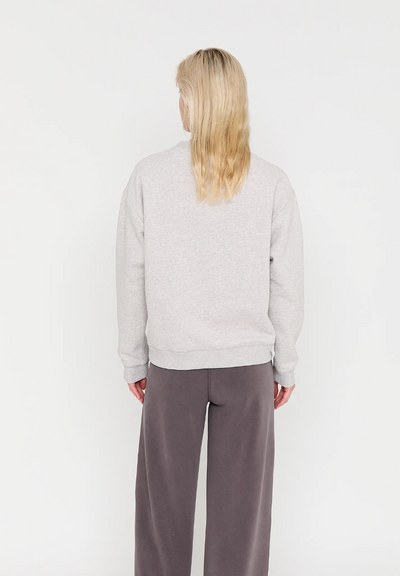 MSCW Collection Sweater Logo in den Farben Beige und Taupe 2025